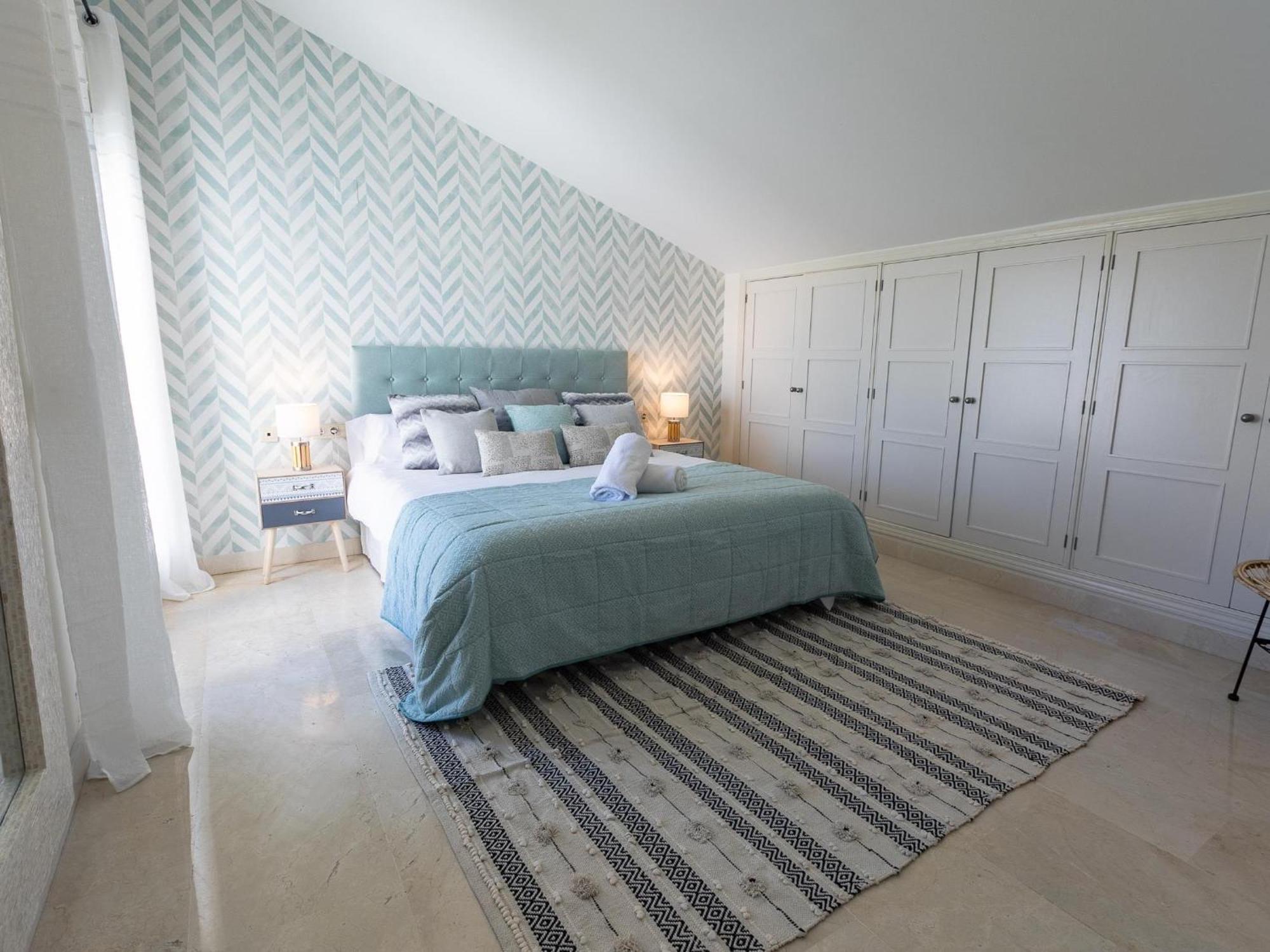 Apartment Vacation I Canas Beachfront Haven, Sea View, Jacuzzi, Golden Mile, Duplex Penthouse, 24-7 Security *