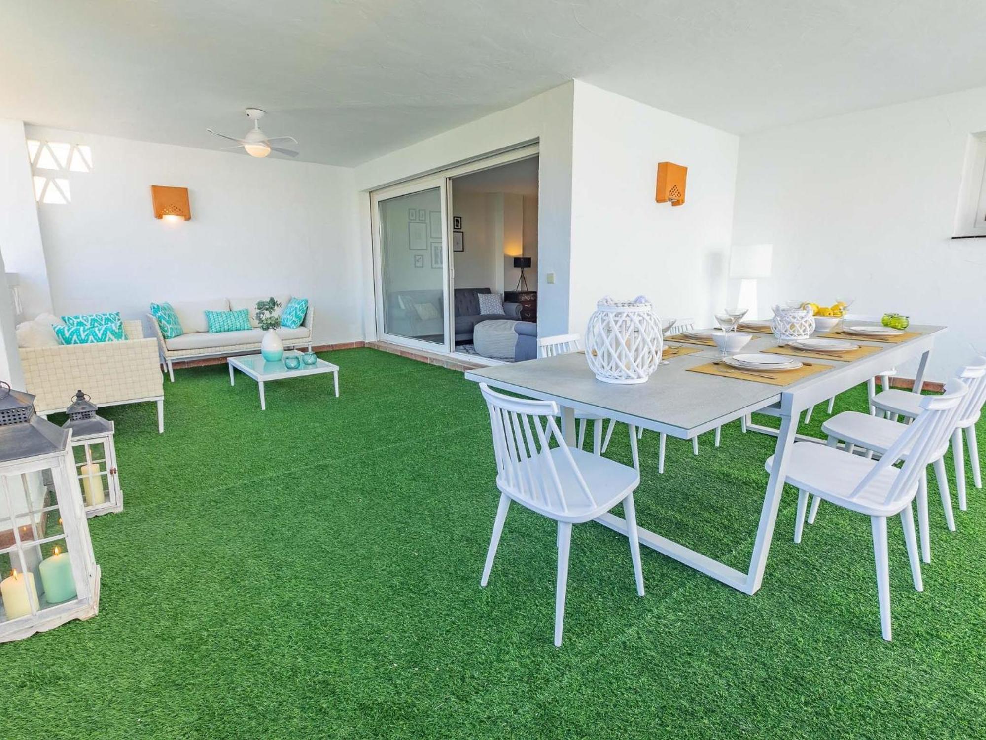 Vacation I Canas Beachfront Haven, Sea View, Jacuzzi, Golden Mile, Duplex Penthouse, 24-7 Security Apartment