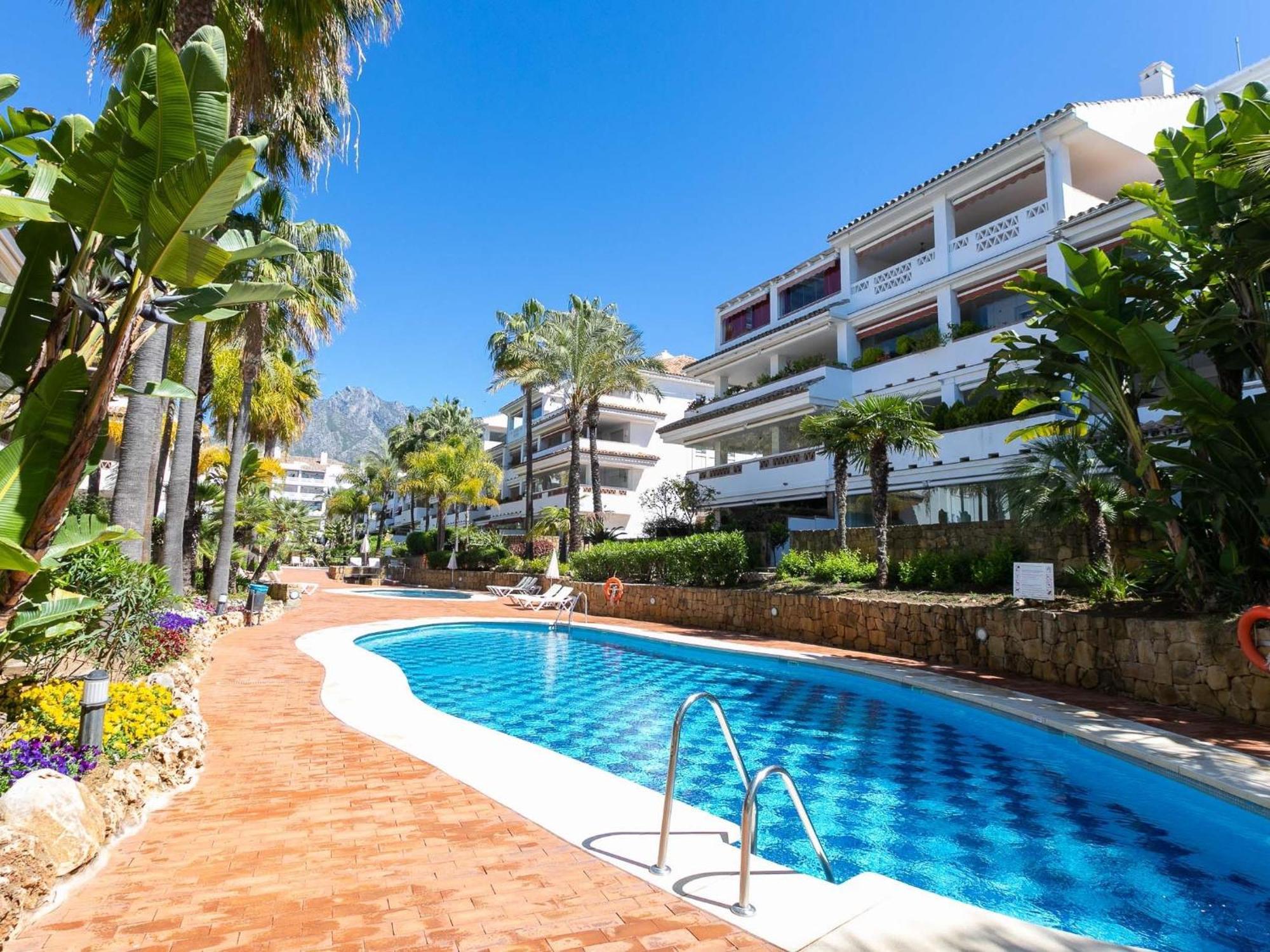 Apartment Vacation I Canas Beachfront Haven, Sea View, Jacuzzi, Golden Mile, Duplex Penthouse, 24-7 Security *