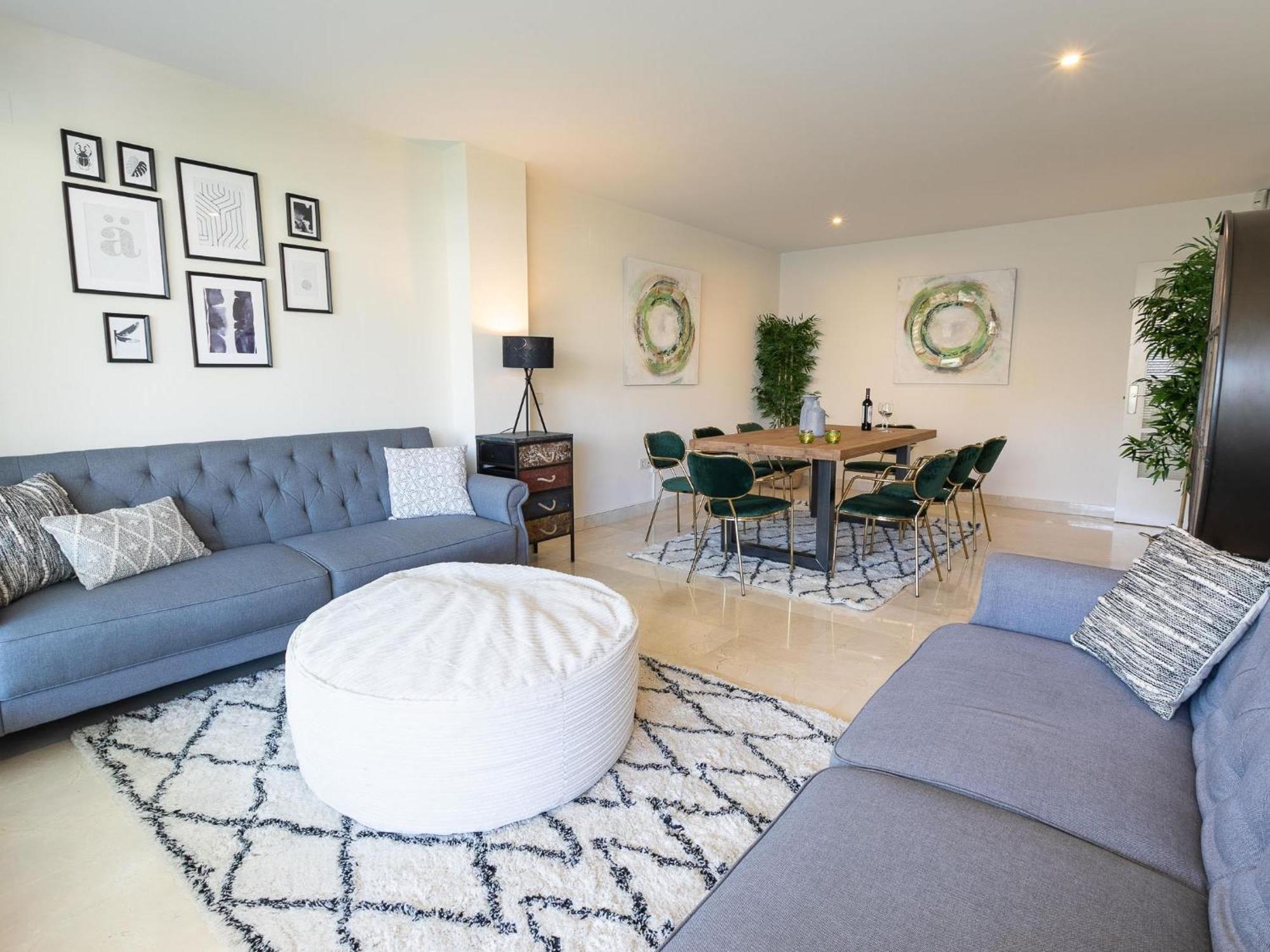 Apartment Vacation I Canas Beachfront Haven, Sea View, Jacuzzi, Golden Mile, Duplex Penthouse, 24-7 Security