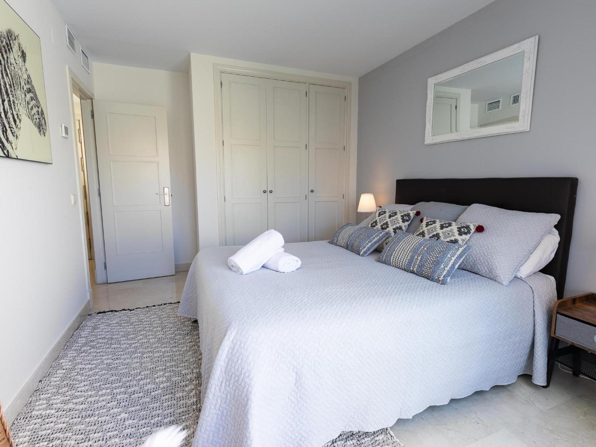 Vacation I Canas Beachfront Haven, Sea View, Jacuzzi, Golden Mile, Duplex Penthouse, 24-7 Security Apartment